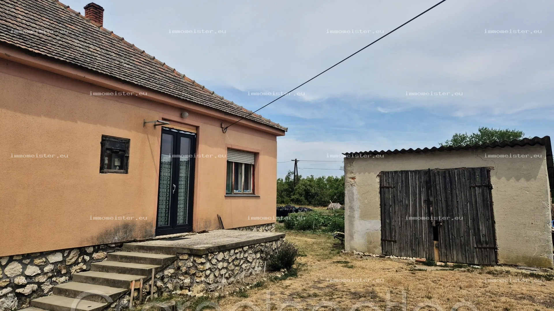Páli - 2 szoba nappalis ház nagy telken eladó