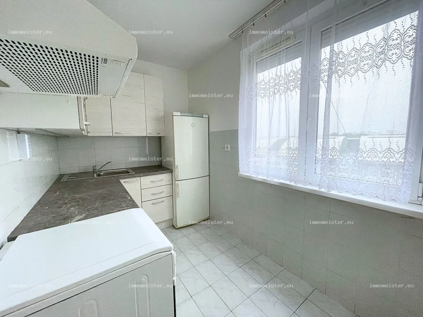 Kiadó 55 m2 panel lakás, Győr