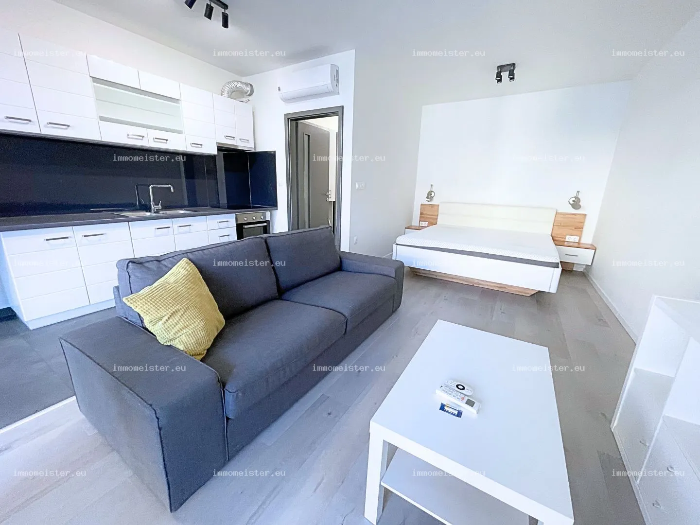Kiadó 42 m2 tégla lakás, Győr
