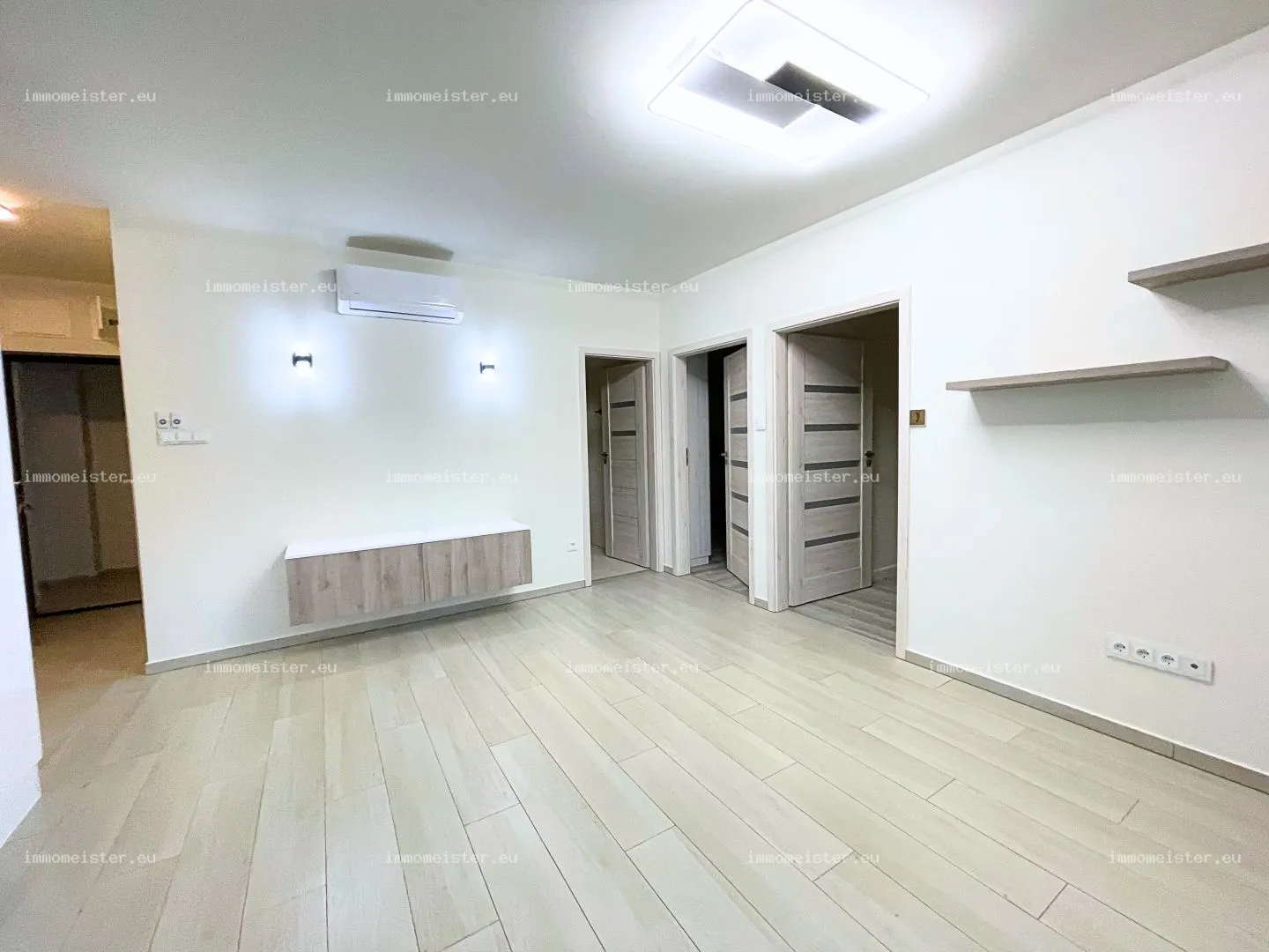 Kiadó 56 m2 tégla lakás, Győr