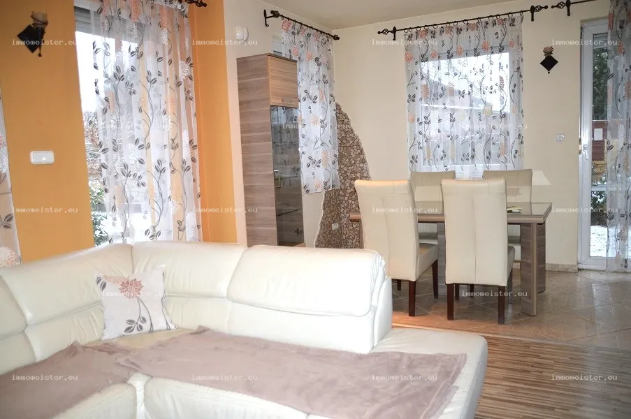 Kiadó 88 m2 sorház, Győr