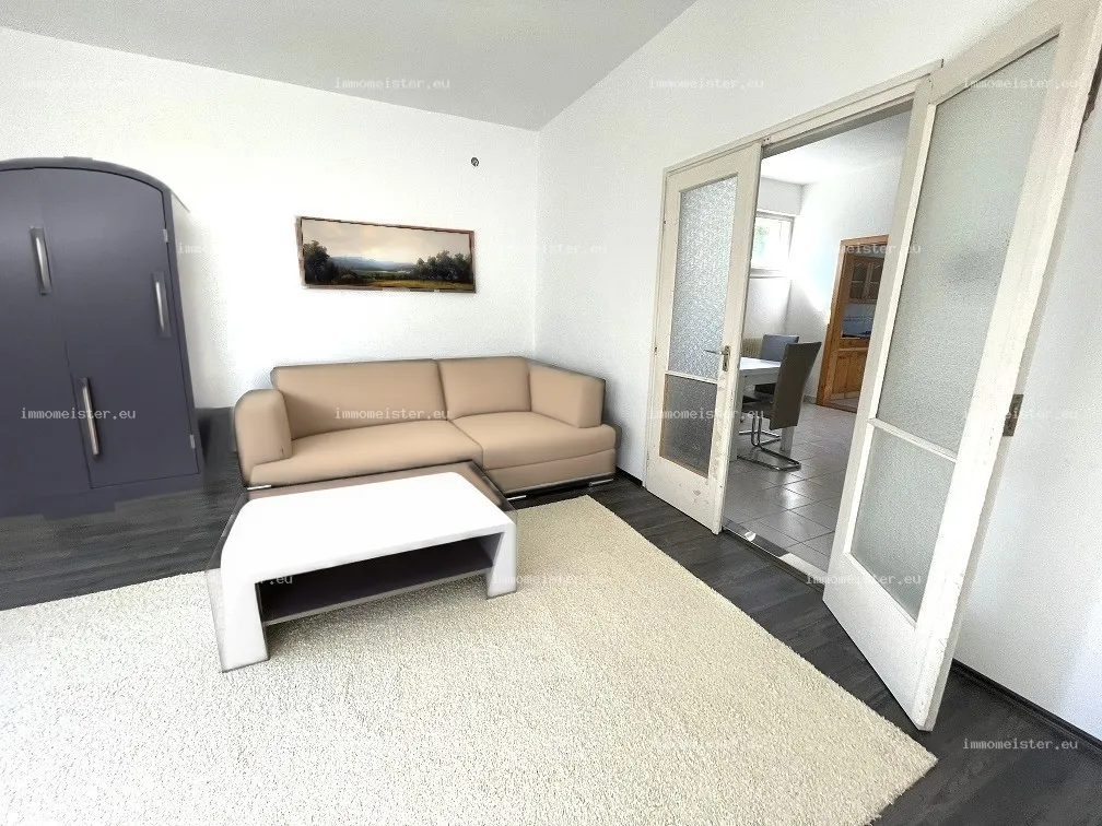 Eladó 400 m2 ikerház, Győr