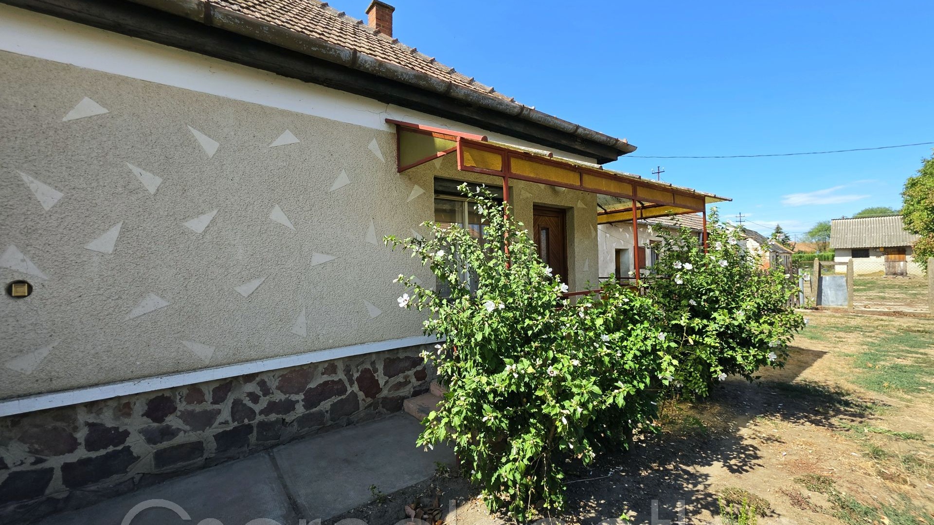 Szil - 3 szobás családi ház sok melléképülettel ELADÓ