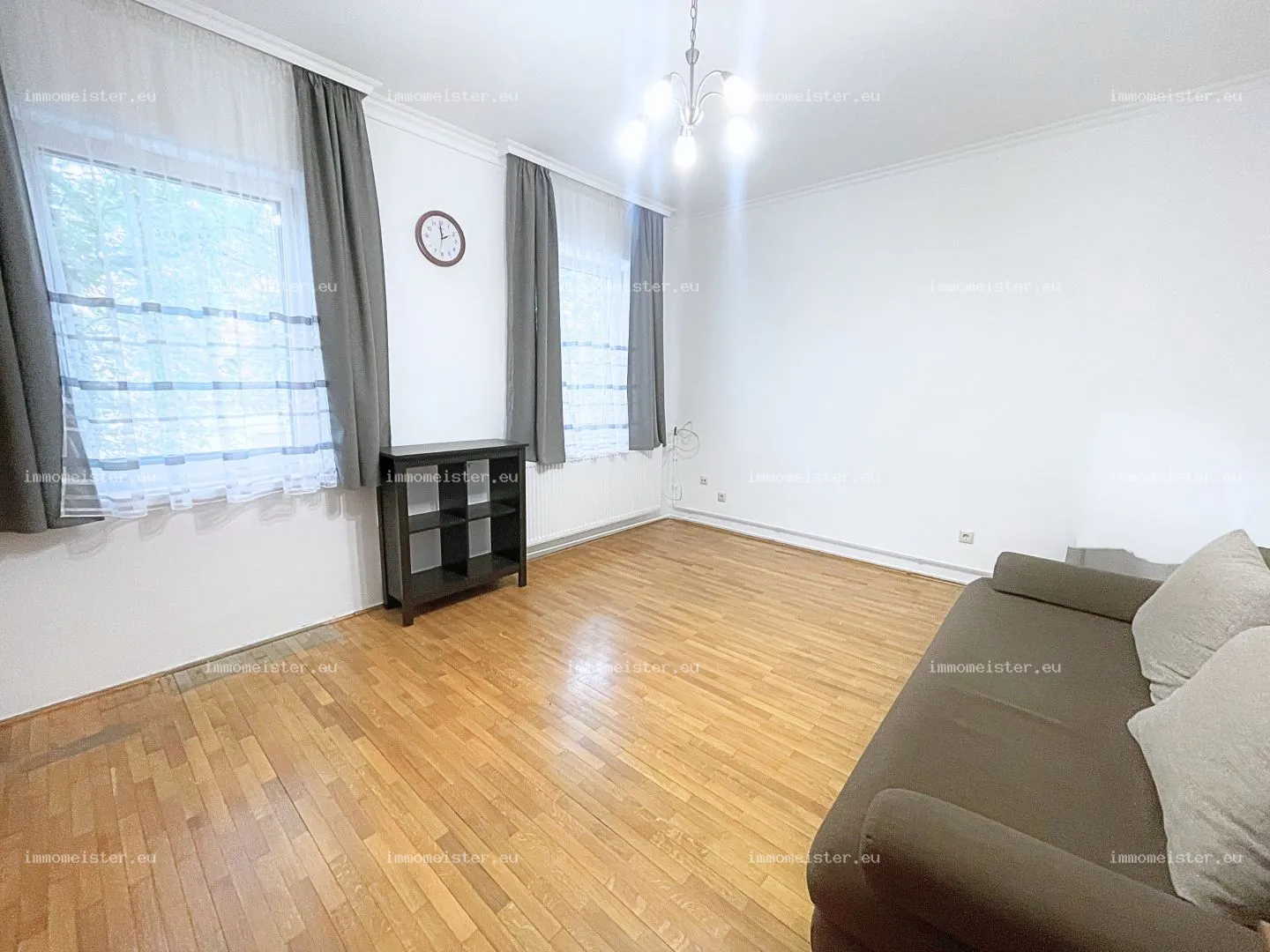 Kiadó 49 m2 tégla lakás, Győr