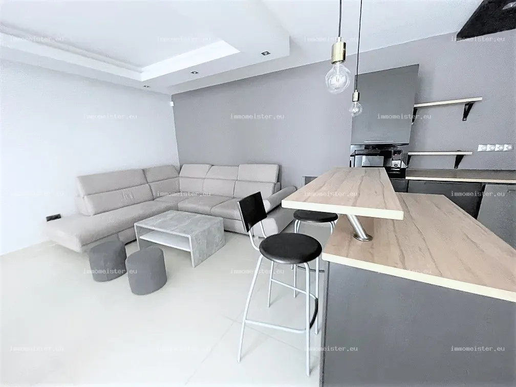 Kiadó 121 m2 tégla lakás, Győr