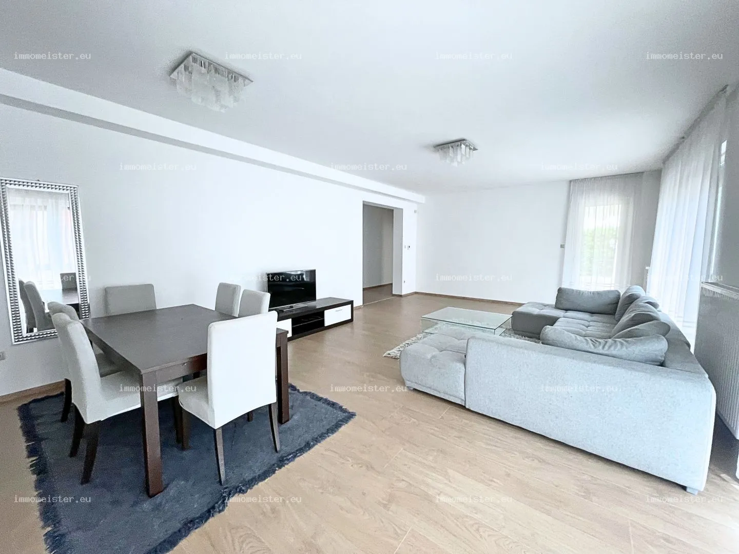 Kiadó 110 m2 tégla lakás, Győr