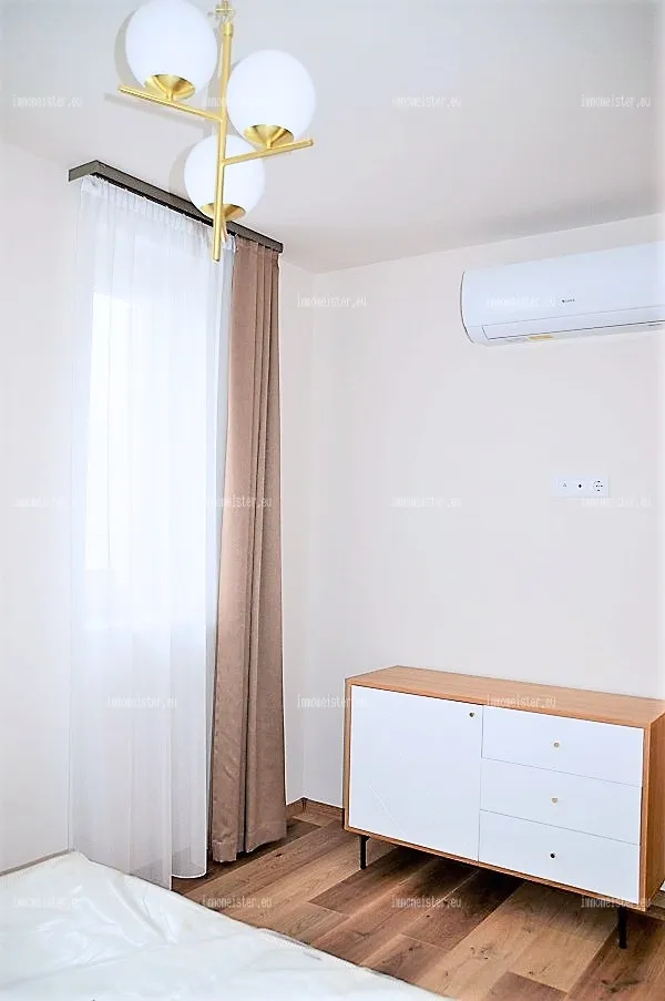 Kiadó 140 m2 ikerház, Győr