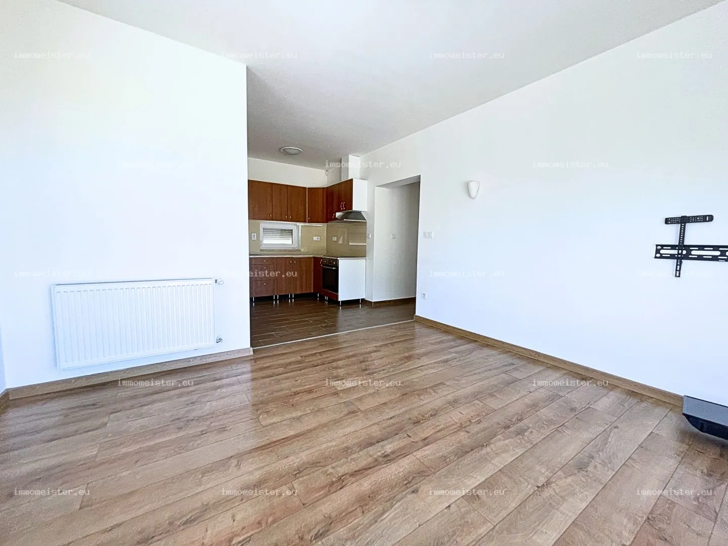 Eladó 92 m2 ikerház, Mosonszentmiklós