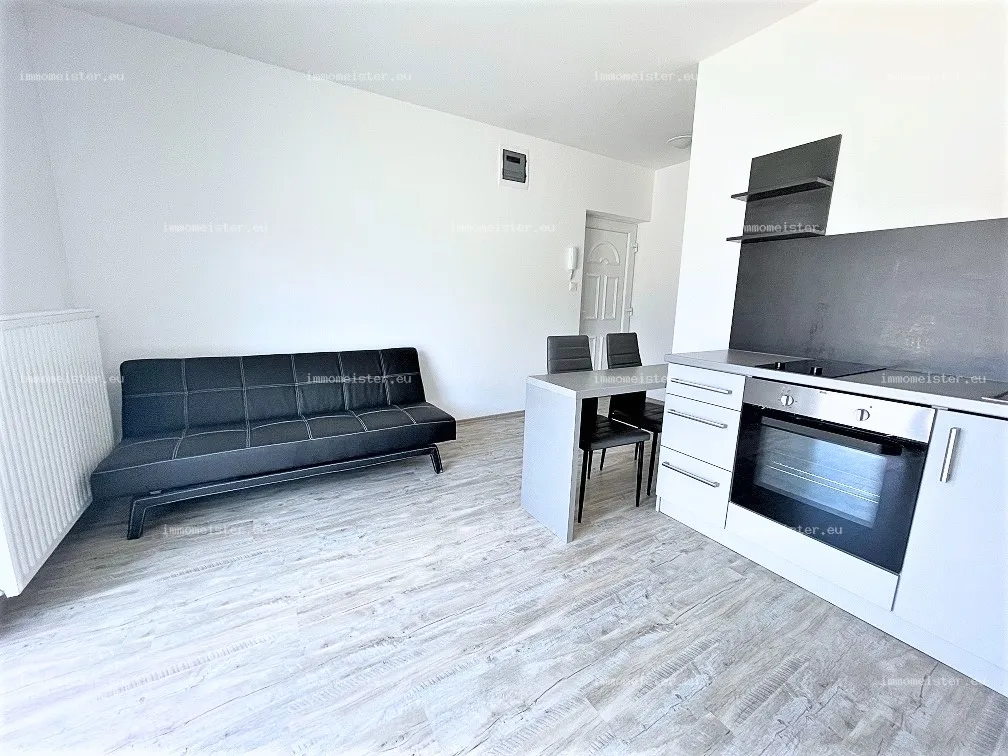 Kiadó 35 m2 tégla lakás, Győr