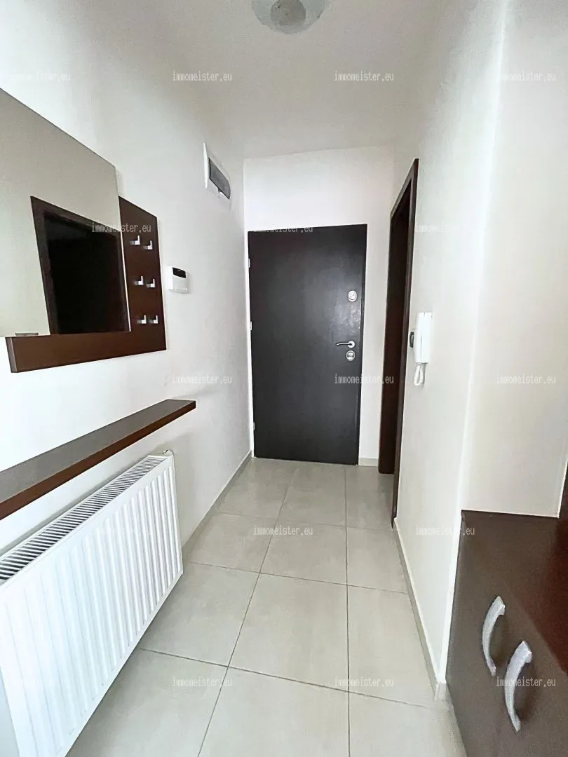 Kiadó 40 m2 tégla lakás, Győr