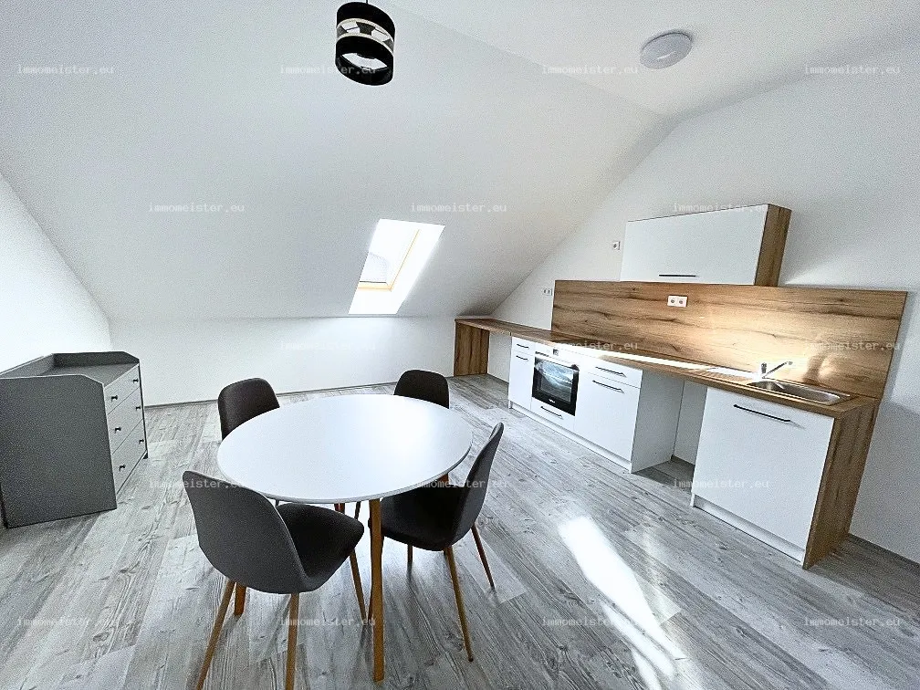 Kiadó 60 m2 tégla lakás, Győr