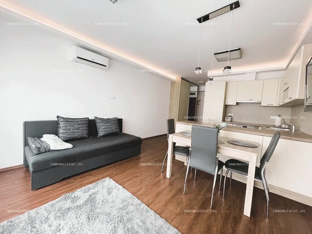 Kiadó 43 m2 tégla lakás, Győr